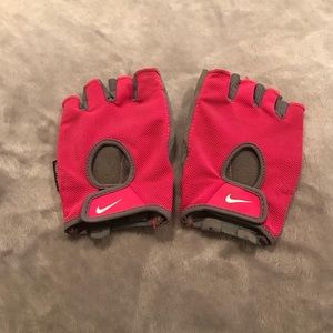 Nike FitDry gloves